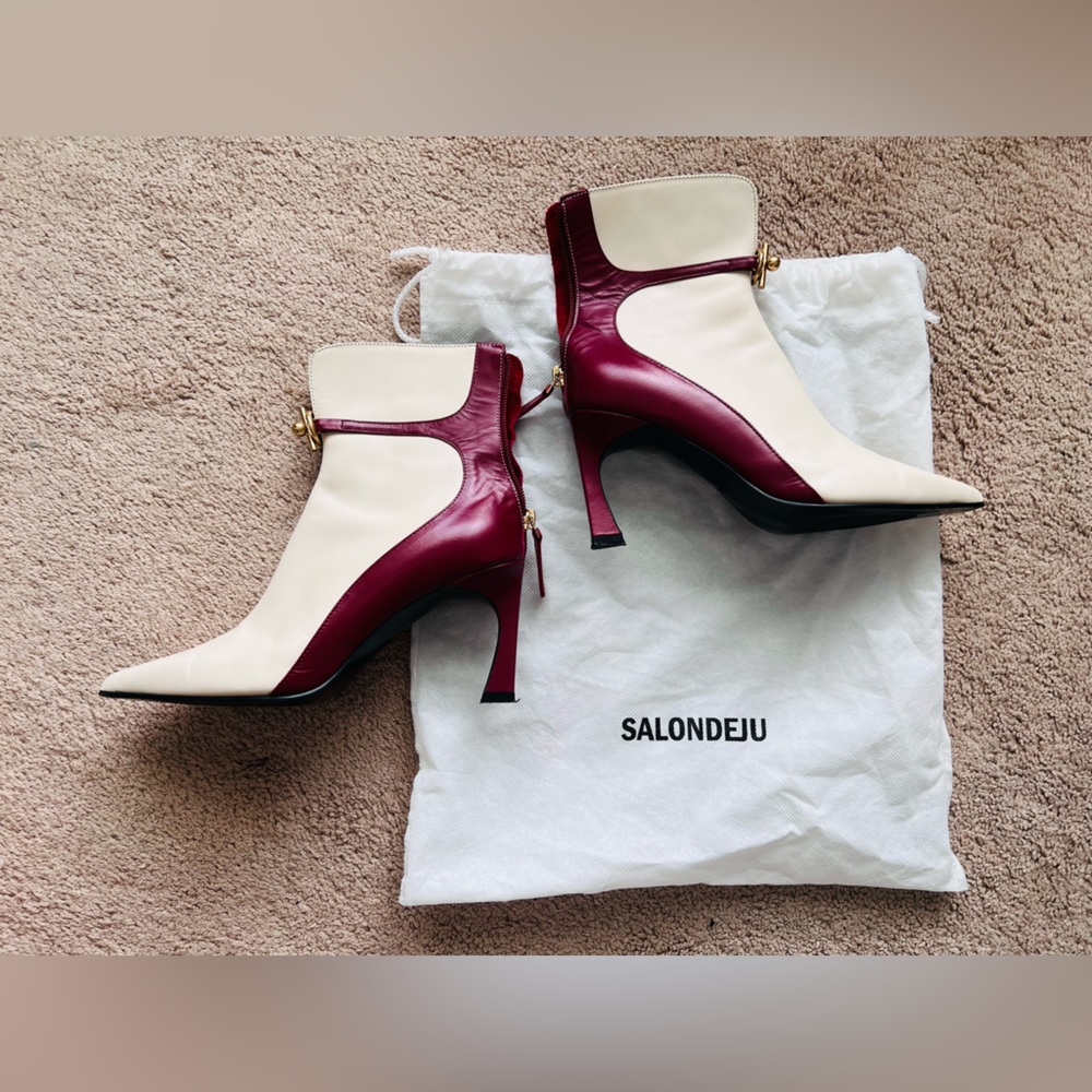 Salondeju pointed booties beige and wine red